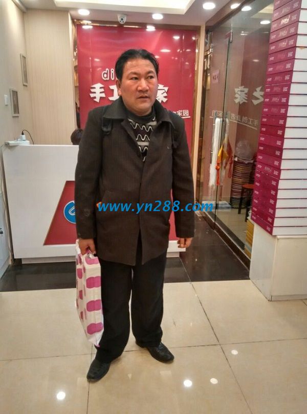 江蘇南通苗老先生一大早趕到手工活之家為愛人找活做 江蘇南通苗老先生一大早趕到手工活之家為愛人找活做(圖1)