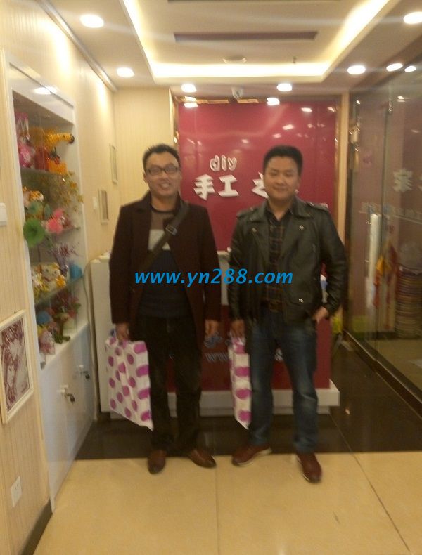 山東泰安高先生和好友王先生一起來(lái)到手工活之家總部考察項(xiàng)目，欲加盟代理(圖1)