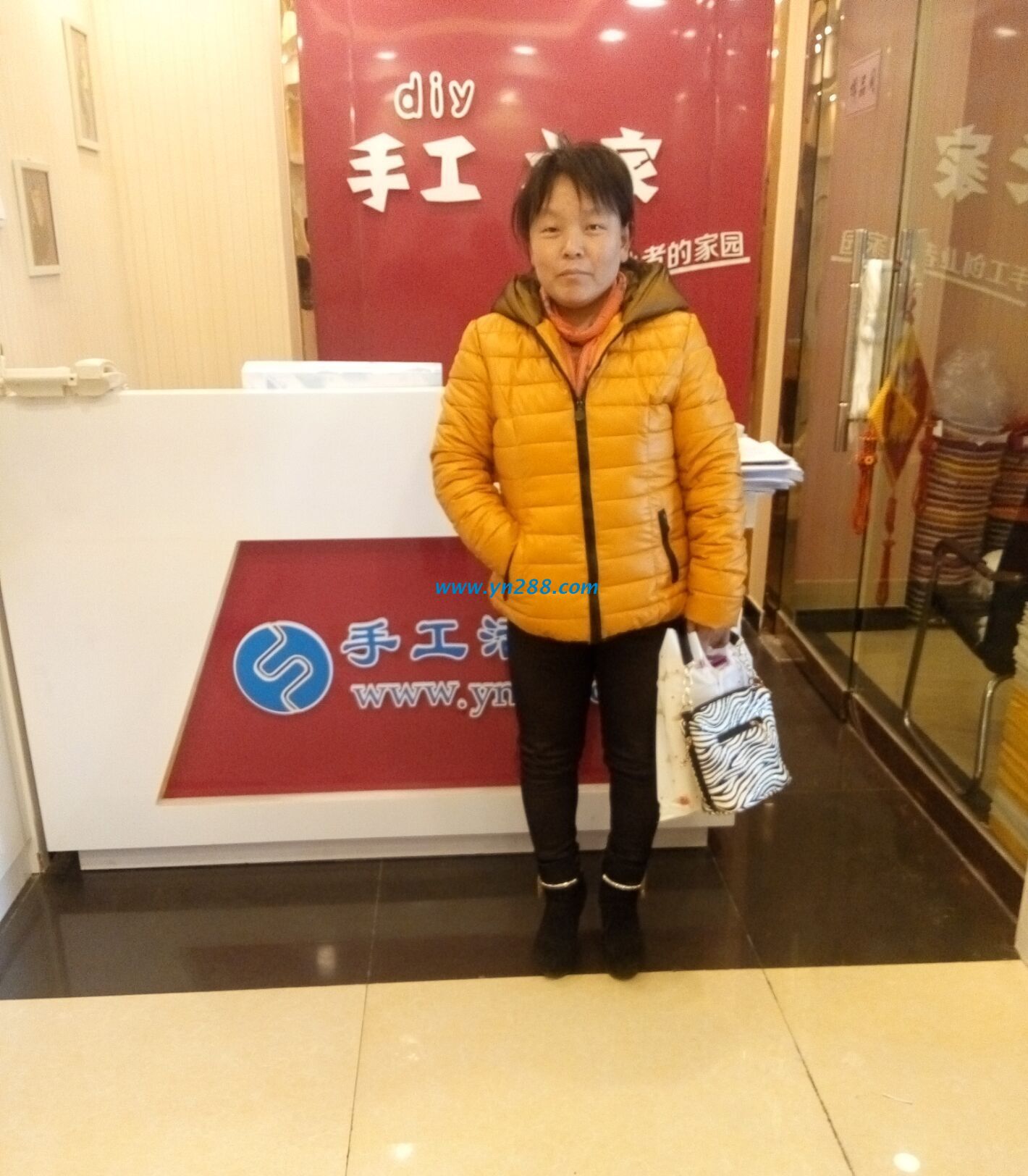 山東濟(jì)南王女士夫婦二人來到手工活之家總部考察，欲加盟代理(圖1)