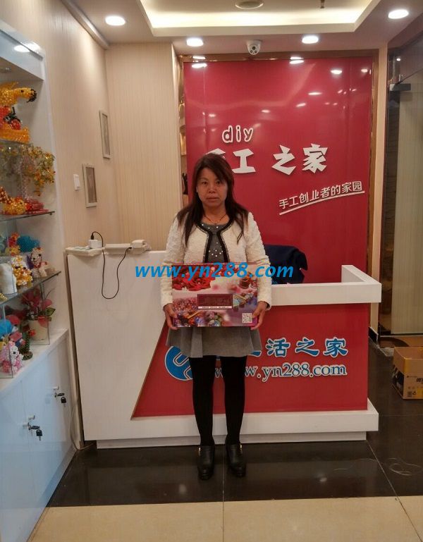 邯鄲磁縣韓女士來(lái)手工活之家考察，找到正規(guī)可靠的手工活串珠(圖1)