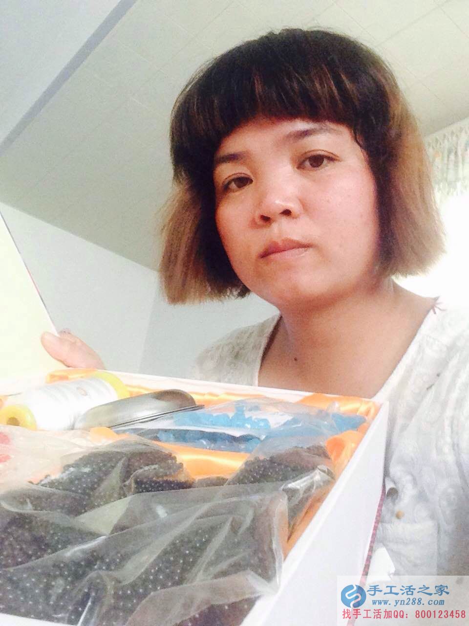 適合家庭婦女做的手工活，廣東佛山錢(qián)女士找到手工活串珠繡