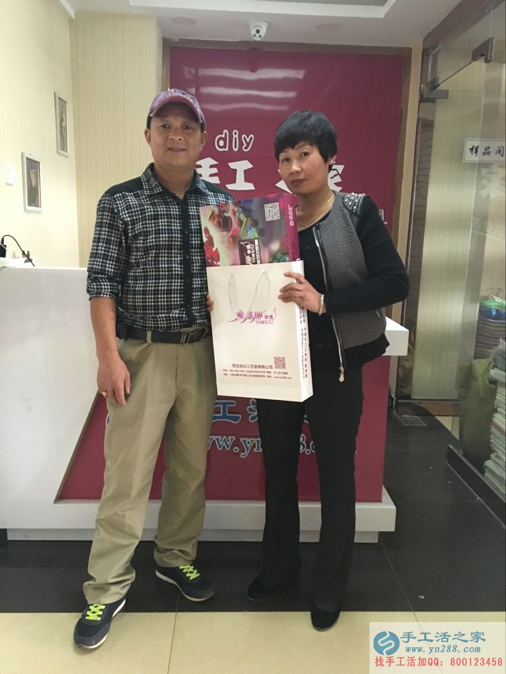 在家能做的兼職，邢臺理發(fā)店老板前來手工活之家做串珠加工外發(fā)