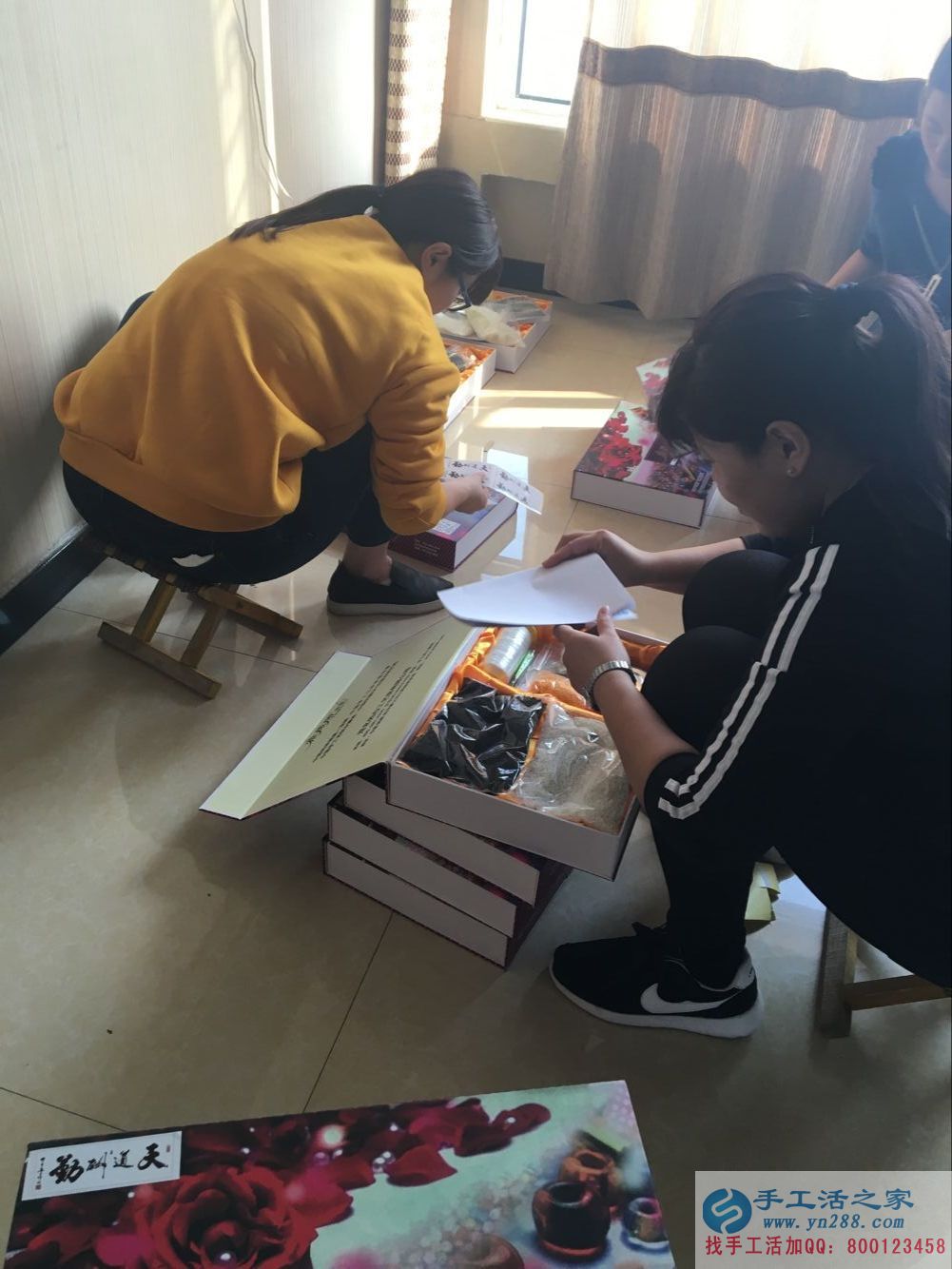 在家能做的兼職，邢臺理發(fā)店老板前來手工活之家做串珠加工外發(fā)