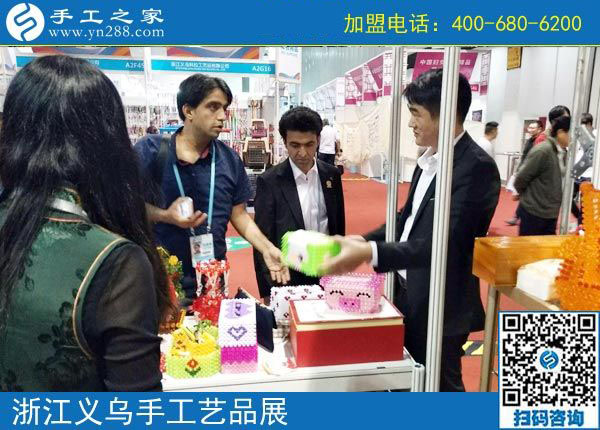 每次結(jié)算幾百元，河南禹州劉女士對(duì)拿回家做的手工活加工項(xiàng)目非常滿意