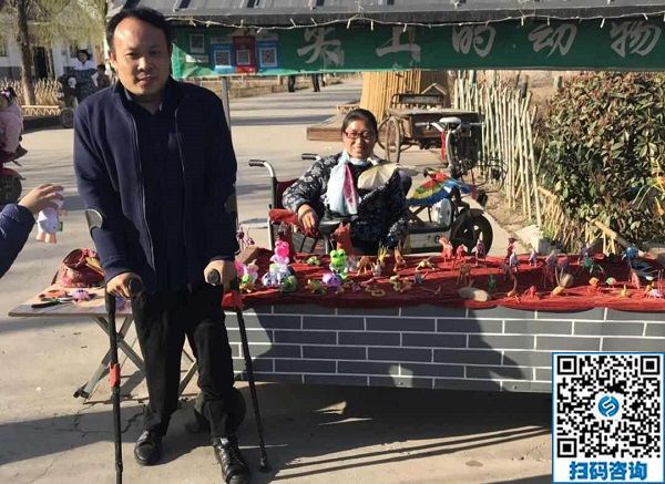 讓更多的民間手工和民間手工藝人在這個(gè)舞臺(tái)上一起高飛！------記手工之家郝總到訪糧畫小鎮(zhèn)，探訪草編大師李素云