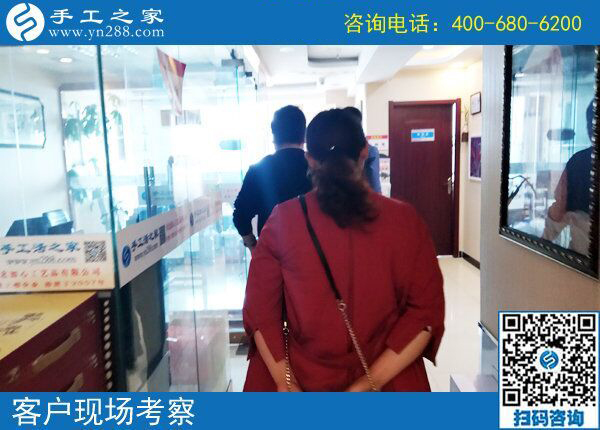 南京手工活在家做，讓下崗職工劉女士實現(xiàn)居家再就業(yè)(圖1)