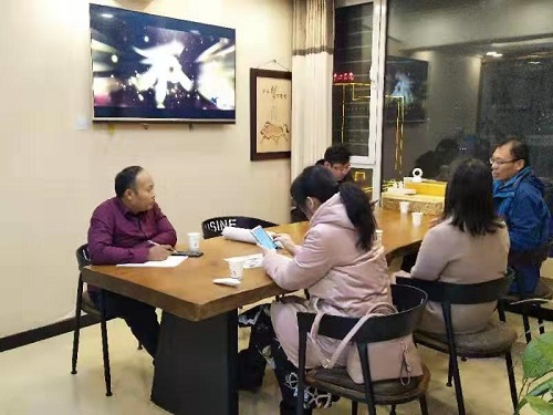 加大珠繡市場化、著重產(chǎn)品創(chuàng)新------記邯鄲學(xué)院文化產(chǎn)業(yè)管理專業(yè)主任一行到手工之家調(diào)研指導(dǎo)