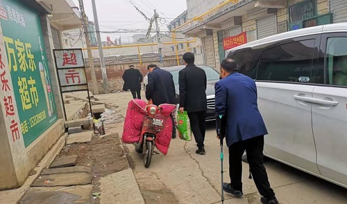 心懷公益、助力扶貧 --- --- 手工之家郝總與邯山區(qū)工商聯(lián)愛(ài)心企業(yè)家一起參加送溫暖春節(jié)慰問(wèn)活動(dòng)