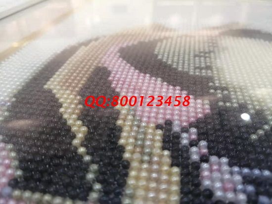 2月13日，串珠手工活外發(fā)加工，手工外發(fā)，手工之家服務貼心，珠繡串珠手工活靠譜，圖為勵志珠珠繡串珠產品細節(jié)剪影