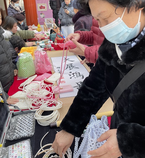 祝福三·八婦女節(jié)，勵志珠珠繡添風采！------記手工之家參加“幸福叢臺、巾幗添彩”手工藝品展