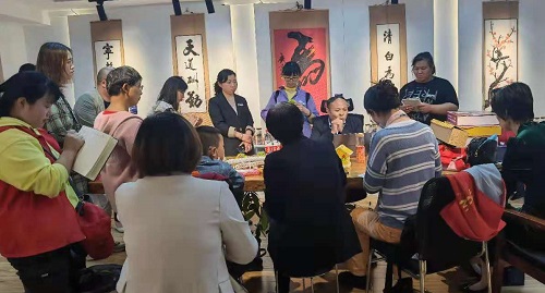 創(chuàng)業(yè)，其實有章可循，“手工之家”模式讓你人生有夢、創(chuàng)業(yè)成功                      ----記手工之家第二期全國優(yōu)秀繡娘培訓會