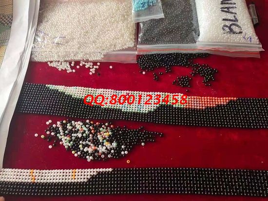 媽媽在家做手工活掙錢，孩子不再做留守兒童(圖1)
