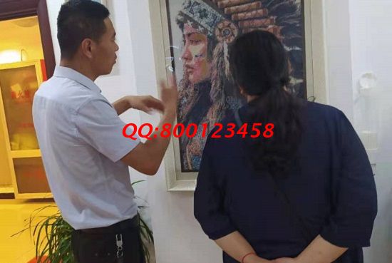 在家人的支持下，找到可以寄到家做的手工活，她的收入不錯