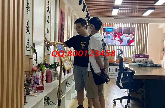 注重培訓(xùn)、注重質(zhì)量，在家做外發(fā)手工活的他珠繡手工做的很成功(圖1)