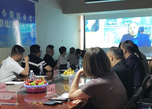傳遞愛(ài)心，讓社會(huì)美好溫暖------記邯鄲紅十字愛(ài)心公益聯(lián)盟在手工之家