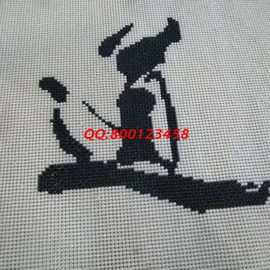 9月3日，做好珠繡外發(fā)手工活，在家做手工活掙錢，加工人員要做到這幾點(diǎn)。圖為勵志珠珠繡成品細(xì)節(jié)實(shí)拍