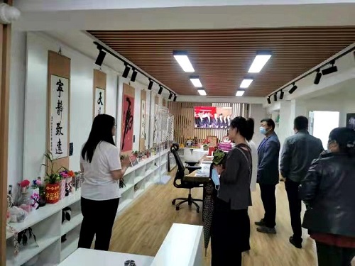 做好珠繡手工，助力鄉(xiāng)村振興 --- --- 記邯鄲學院宋主任一行蒞臨手工之家參觀指導