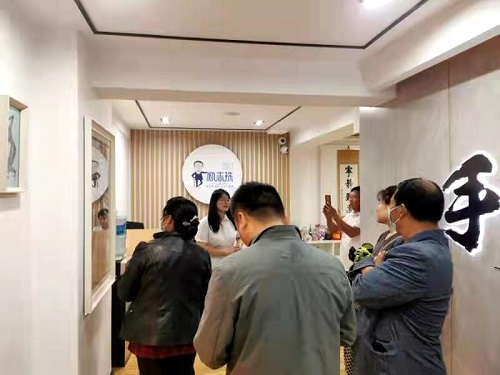 做好珠繡手工，助力鄉(xiāng)村振興 --- --- 記邯鄲學院宋主任一行蒞臨手工之家參觀指導