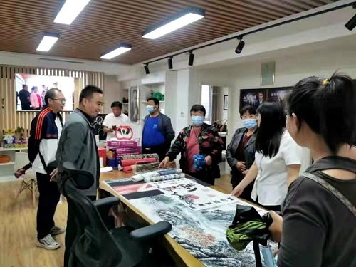 做好珠繡手工，助力鄉(xiāng)村振興 --- --- 記邯鄲學院宋主任一行蒞臨手工之家參觀指導