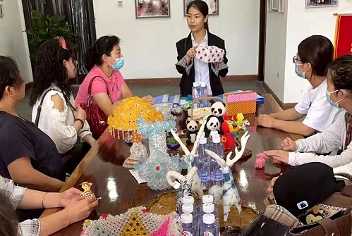 不同的安排，共同的節(jié)日 --- --- 國慶節(jié)快樂！