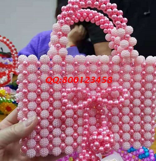 手工活外發(fā)串珠子，手工愛好者找到在家掙錢方法(圖1)