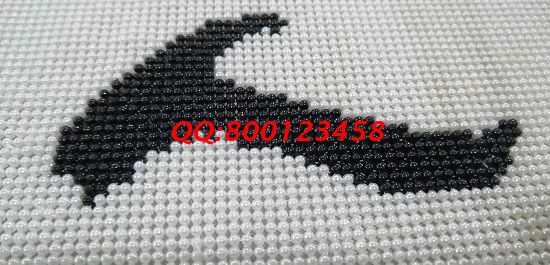 11月1日，考察合作的手工活代理加工項(xiàng)目，在家做手工活掙錢，如何能掙得更多，圖為勵(lì)志珠珠繡成品細(xì)節(jié)實(shí)拍