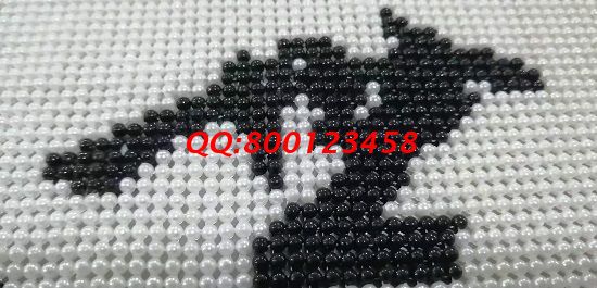 11月1日，考察合作的手工活代理加工項(xiàng)目，在家做手工活掙錢，如何能掙得更多，圖為勵(lì)志珠珠繡成品細(xì)節(jié)實(shí)拍