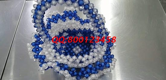 11月6日，在家做手工活掙錢，可以寄到家做的手工活代理加工項(xiàng)目，就選這個(gè)正規(guī)可靠、制度完善的手工之家，圖為勵(lì)志珠珠繡串珠成品實(shí)拍