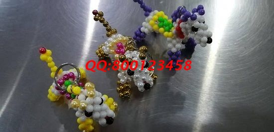11月9日，手工活加工，可以帶回家做的手工活，長期穩(wěn)定、安全放心就選手工之家，圖為勵志珠珠繡串珠小飾品實拍