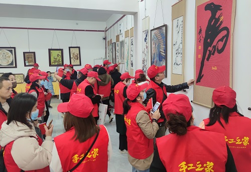 負(fù)責(zé)任，就是好好做珠繡手工事業(yè)--- --- 記手工之家優(yōu)秀代理加工補貼政策之優(yōu)秀代理楊女士