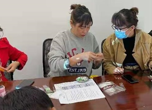 返鄉(xiāng)創(chuàng)業(yè)，開珠繡手工工作室是她的選擇--- --- 記手工之家優(yōu)秀代理加工補(bǔ)貼政策之優(yōu)秀代理焦女士