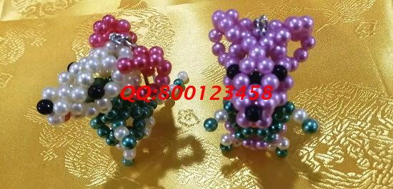 11月26日，不分人群，做珠繡串珠外發(fā)手工活加工項目，大家都選手工之家，圖為勵志珠珠繡串珠成品實(shí)拍(圖2)