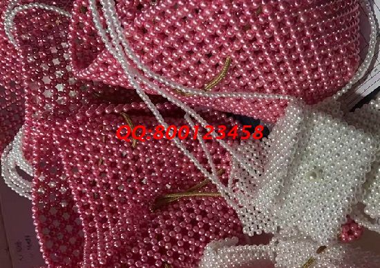 11月28日，可以寄到家做的手工活，在家做手工活掙錢就來(lái)手工之家，圖為成品倉(cāng)庫(kù)驗(yàn)收的勵(lì)志珠珠繡珠包產(chǎn)品實(shí)拍(圖3)