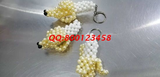 12月13日，拿回家做的手工活，珠繡串珠外發(fā)手工活衛(wèi)生安全，很多人都選擇，圖為勵(lì)志珠珠繡串珠產(chǎn)品實(shí)拍(圖1)