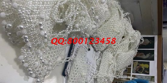 2月10日，純手工活外發(fā)加工，拿回家做的手工活兼職，傳統(tǒng)手工珠繡串珠的倉(cāng)庫(kù)很忙，圖為手工之家兩個(gè)倉(cāng)庫(kù)日常剪影