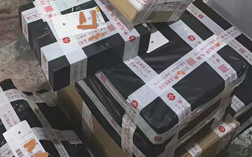 3月14日，純手工活外發(fā)加工，驗(yàn)收入庫(kù)及時(shí)、標(biāo)準(zhǔn)明確，十多年的手工企業(yè)手工之家的手工活外發(fā)加工項(xiàng)目讓人放心，圖為倉(cāng)儲(chǔ)部?jī)蓚€(gè)倉(cāng)庫(kù)日常剪影