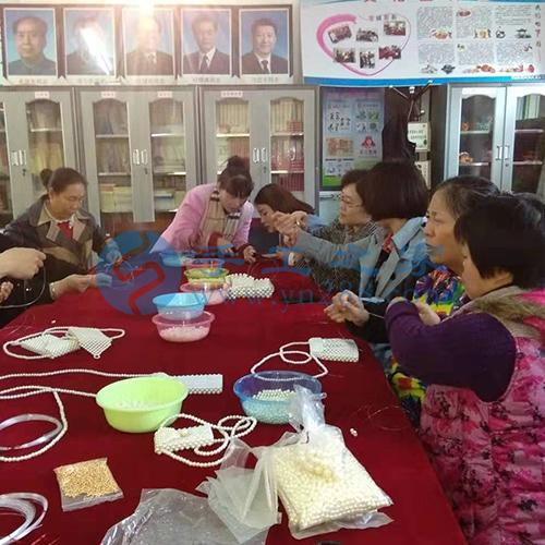 可靠的手工活串珠子，讓人做得放心、賺得舒心(圖1)