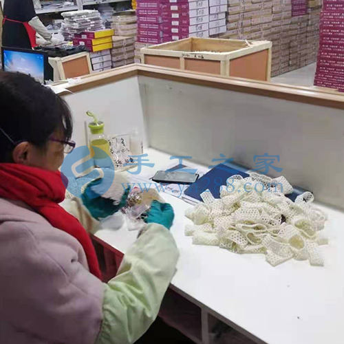 珠繡外發(fā)手工活靠譜又自由，適合人們長期領(lǐng)回家加工掙錢(圖1)