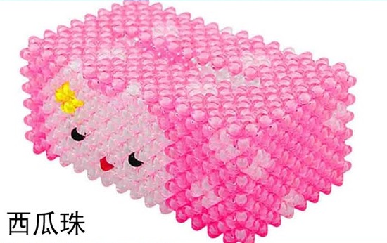 5月28日，手工活接單平臺(tái)，正規(guī)供料的手工活，珍惜珠繡外發(fā)手工活，珍惜合作，圖為珠繡串珠（紙抽盒）手工成品剪影