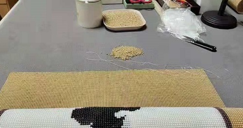 在家做手工活加工外包賺錢增收會耽誤主業(yè)嗎？(圖1)