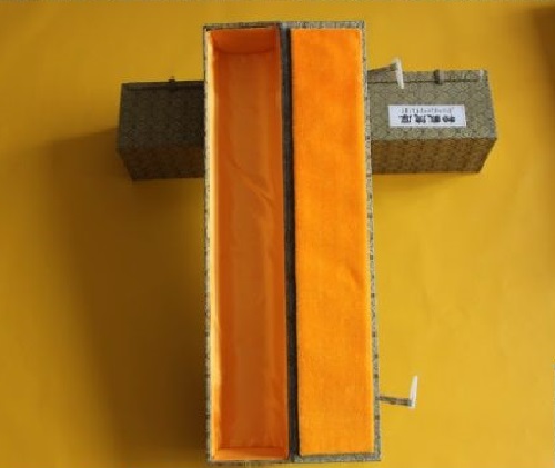6月11日，手工活外發(fā)加工，正規(guī)手工活大批量外發(fā)加工，手工之家對(duì)珠繡手工的專業(yè)和全面，圖為勵(lì)志珠珠繡手工產(chǎn)品外包裝剪影