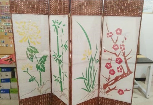 寶媽在家兼職手工活，閑散之余加工掙錢補(bǔ)貼家用(圖1)