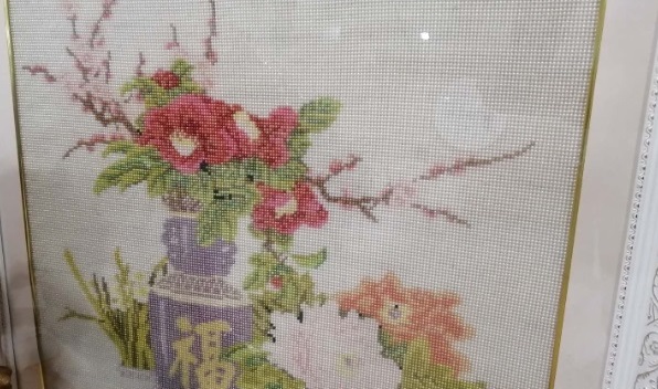 8月4日，手工活外發(fā)加工正規(guī)的廠家，可以在家做的手工活，實事求是，具體對待，手工之家的服務這樣做很好，圖為勵志珠珠繡串珠手工產(chǎn)品剪影
