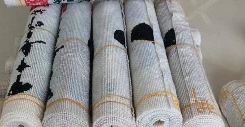 9月14日，純手工活外發(fā)加工，郵寄到家的手工活，手工之家的珠繡手工事業(yè)有系統(tǒng)服務(wù)做支撐，圖為勵(lì)志珠珠繡串珠手工產(chǎn)品剪影