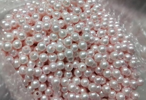 9月24日，想接正規(guī)廠家的手工活，手工活外發(fā)加工項目，大家信任和支持手工之家，企業(yè)、手工、服務都受歡迎，圖為勵志珠珠繡一款繡珠材料剪影