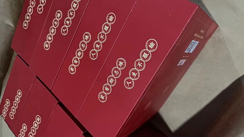 9月27日，純手工活外發(fā)加工項目，手工加工回收項目，讓產(chǎn)品合格，手工之家注重前期培訓、驗收標準明確，圖為勵志珠珠繡串珠手工材料發(fā)貨剪影
