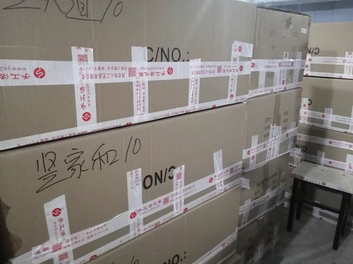 9月30日，想接正規(guī)廠家的手工活，手工活外發(fā)加工項目，很多人選擇手工之家手工創(chuàng)業(yè)成功，圖為勵志珠珠繡串珠手工材料倉庫備貨剪影