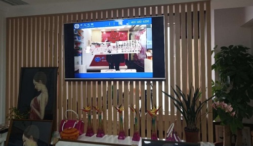 10月29日，靈活就業(yè)，這個(gè)手工項(xiàng)目拿回家做，勵(lì)志珠珠繡串珠手工技能真的很簡(jiǎn)單嗎？圖為手工之家辦公環(huán)境剪影