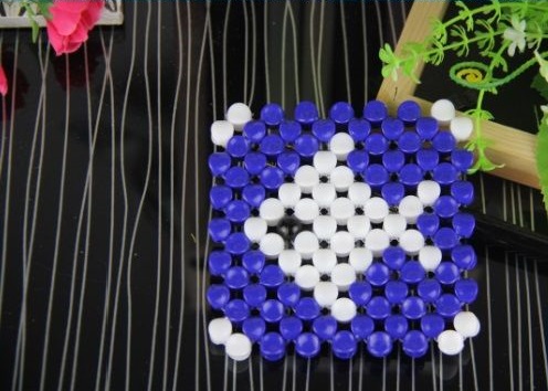 11月5日，正規(guī)廠家的手工項目，在家做手工靈活就業(yè)掙錢，選擇手工之家的加工人員越來越多，圖為勵志珠珠繡串珠手工產(chǎn)品剪影