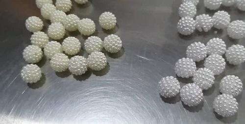 11月24日，帶回家做的手工項目，居家靈活就業(yè)的好副業(yè)，手工之家堅持事業(yè)和方向很正確，圖為勵志珠珠繡串珠手工材料剪影